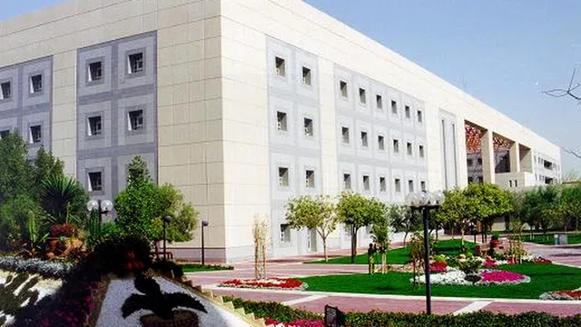 صورة توضيحية لمقال: كيف أذاكر قدرات جامعة الكويت؟ خطة تبدأ من دليل الطالب
