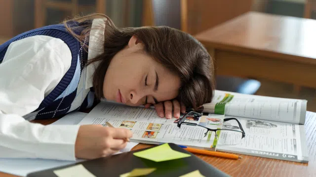 صورة توضيحية لمقال: كيف تذاكر مادة صعبة وأنت لا تعرف من أين تبدأ؟